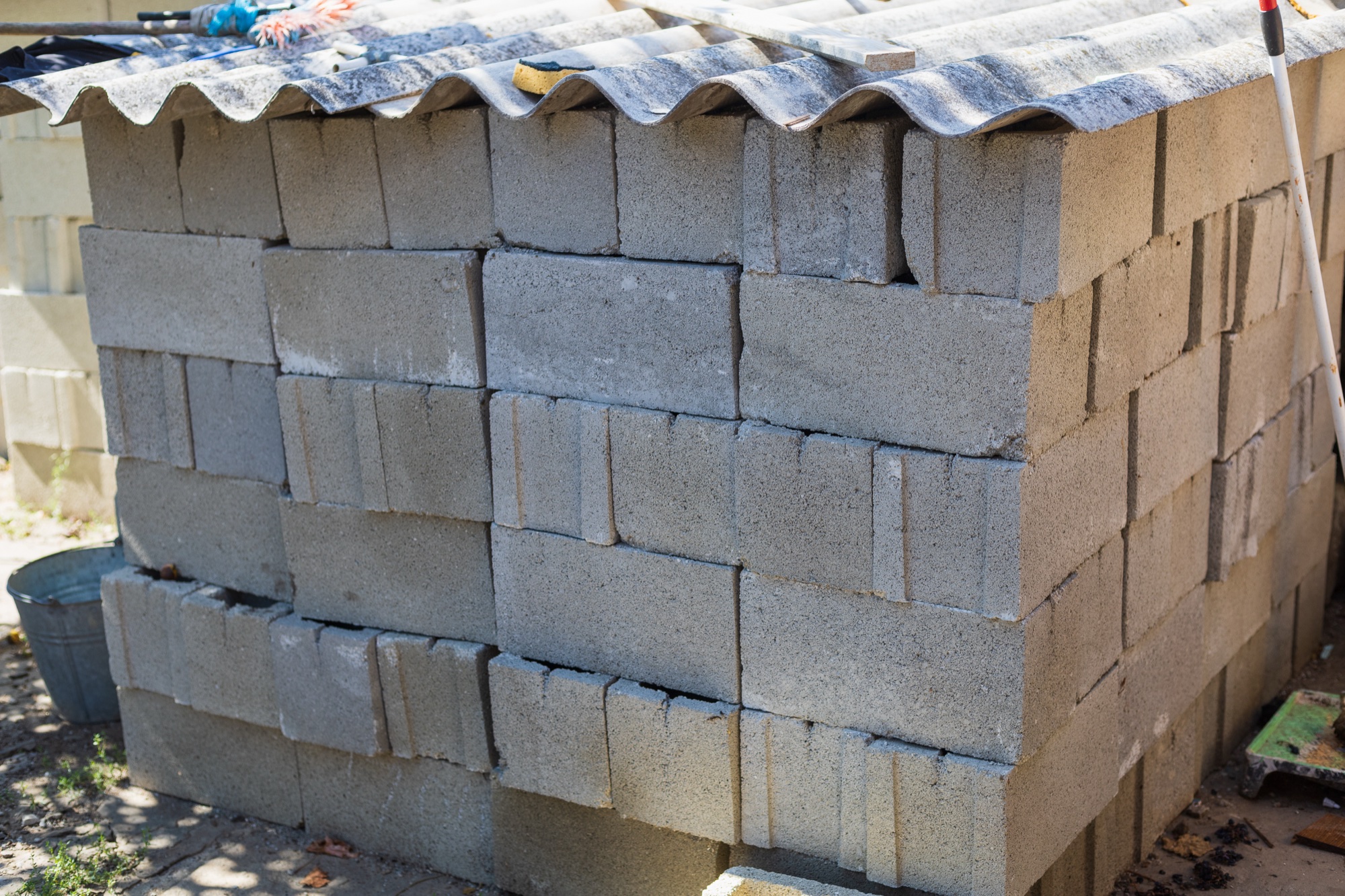 High-quality compressed cement bricks